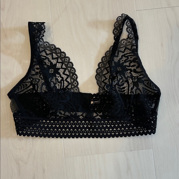 ETAM French Designer Lace Bra - Picture 2 of 8